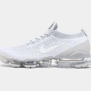 White Nike Air Vapormax Flyknit 3